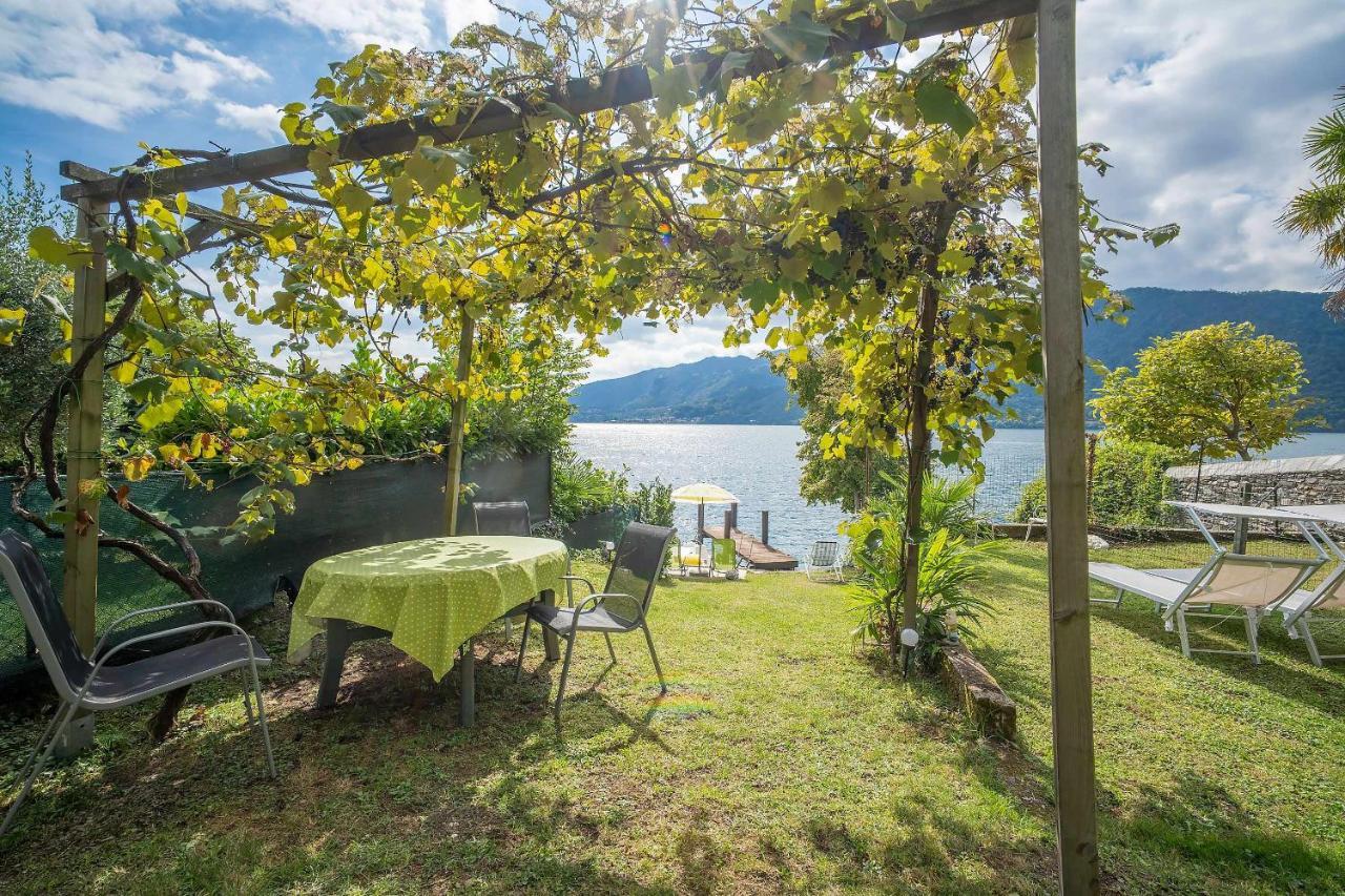 Il Glicine Appartamento Con Darsena Privata A Lago Pettenasco Exteriér fotografie
